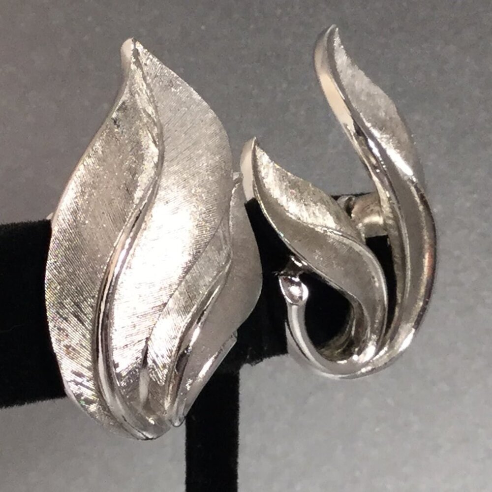 Vintage Crown Trifari Silver Double Leaf Clip-On Earrings